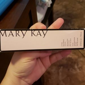 Mary kay oil-free eye makeup remover